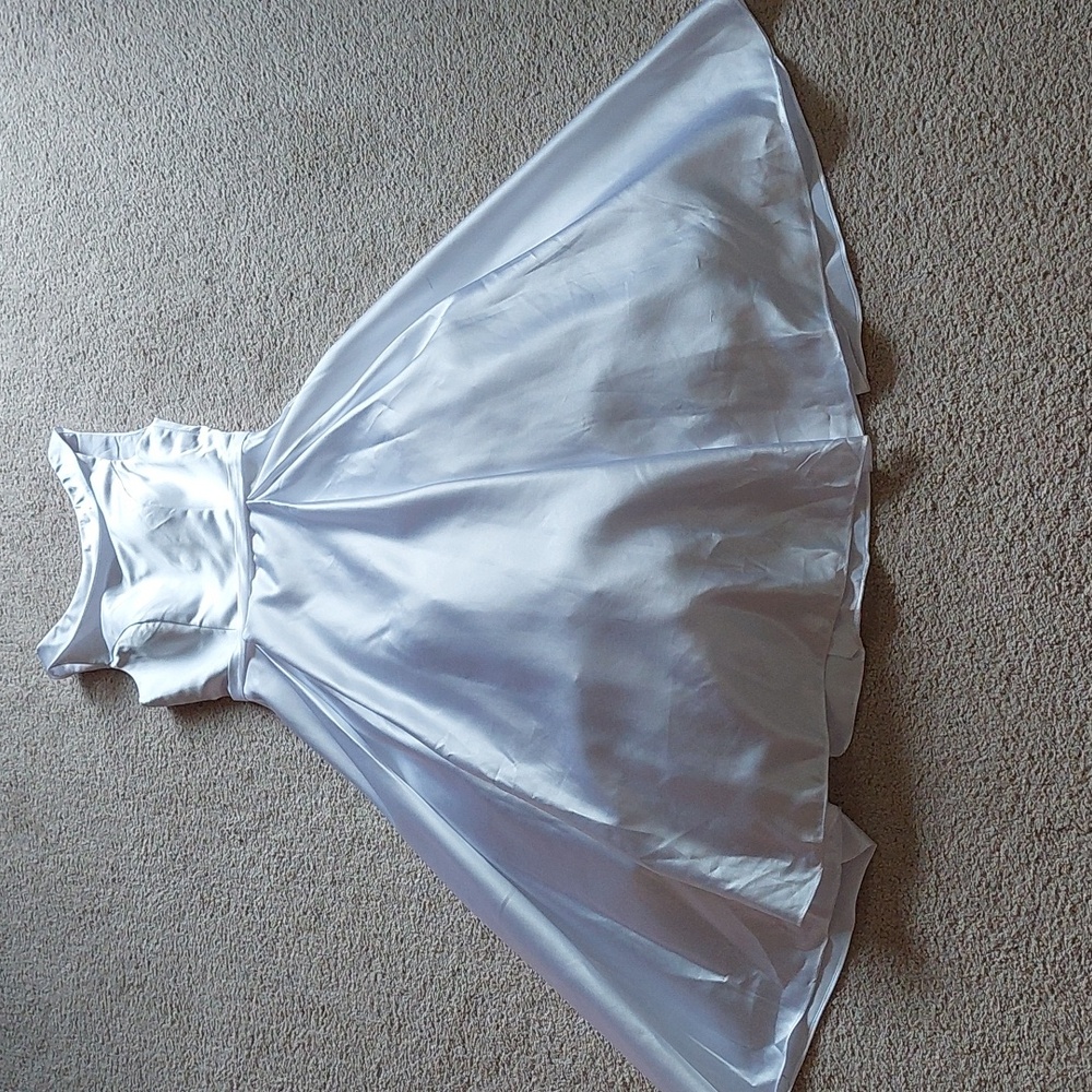White 1950s Style Satin A-Line Tea Length Wedding Dress and Bow Veil Sz 6 - Picture 10 of 17
